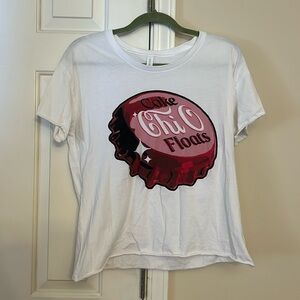 White Chi Omega Coke Bottlecap T-shirt with short sleeves